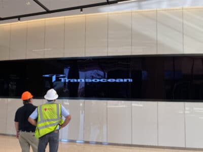 Curved video wall